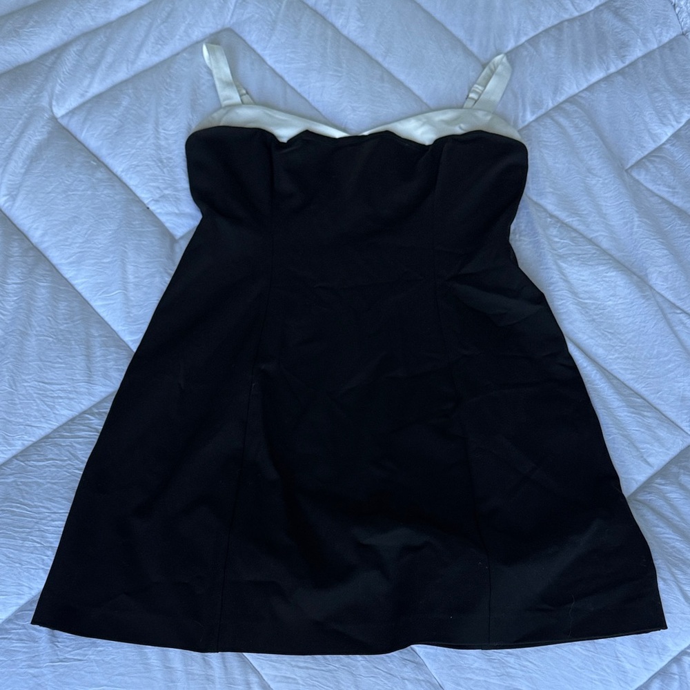 Elegant Black and White Strapless Dress